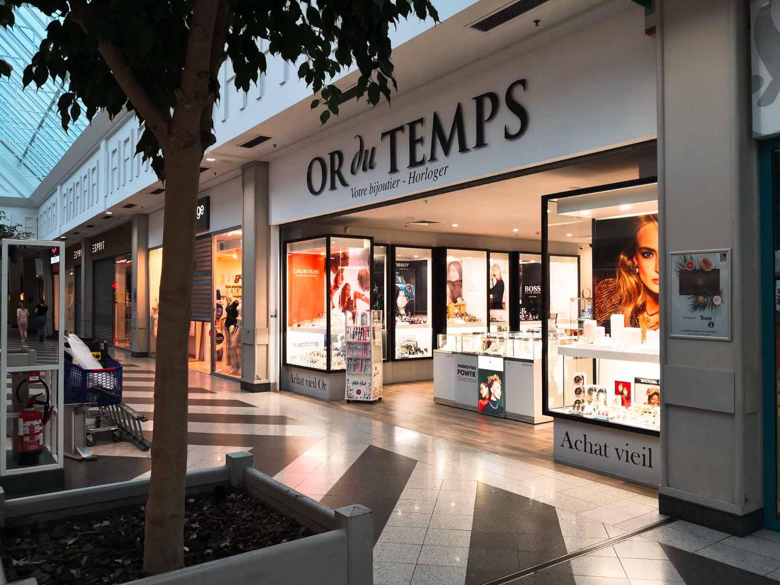 Enseigne publicitaire pour commerce Sacco